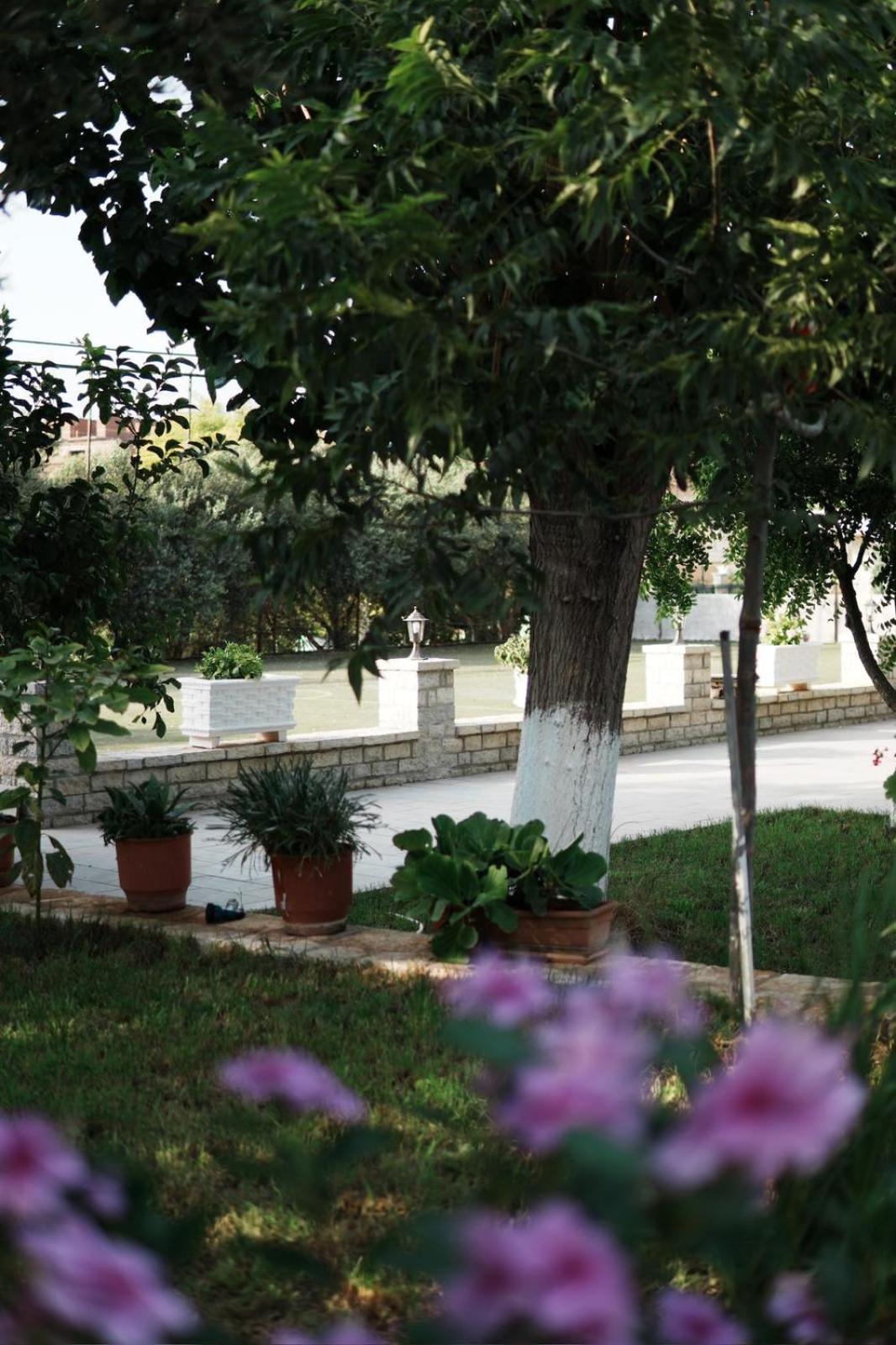 Gardenia Rooms Sarandë Buitenkant foto
